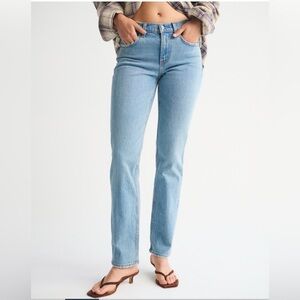 A&F Mid Rise 90s Straight Jean